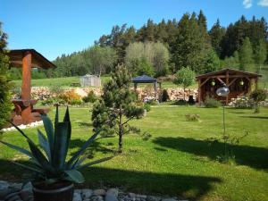 Vonkajšia záhrada v ubytovaní Pension Motel Anna