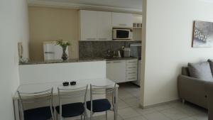 A cozinha ou cozinha compacta de Golden Flat