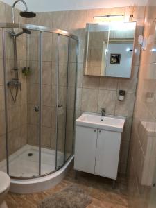 A bathroom at Urania