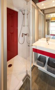 Domaine Chalets Larlapean的一间浴室