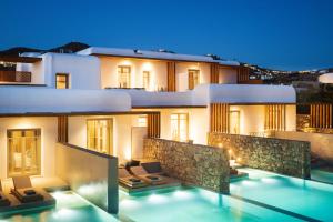 A piscina localizada em Mykonos Soul Luxury Suites ou nos arredores