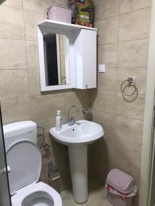 A bathroom at Casa Calda Apartments