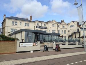 a building on the side of a street at Best Western Hotel Hatfield in Lowestoft