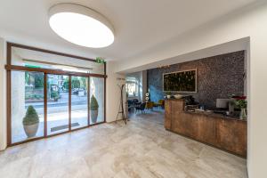 Kuchyňa alebo kuchynka v ubytovaní Bohemia Inn Hotel