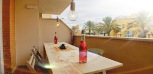 Фотография из галереи ROQUETAS BEACH HOUSE Apartamento fresco con Piscina в городе Рокетас-де-Мар