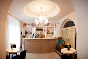 Una cocina o cocineta en Hotel Fini
