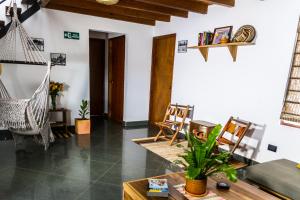 Prostor za sedenje u objektu Nibiru Hostel
