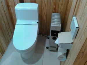 Ein Badezimmer in der Unterkunft 昭和の宿 汐凪 shionagi