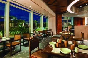 Restoran või mõni muu söögikoht majutusasutuses Hyatt Regency Chennai