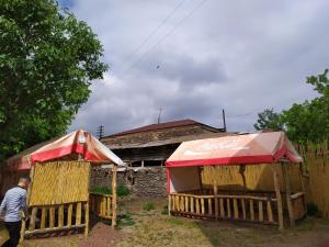 Tatev Inn Shinuhayr外面的花园