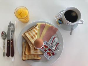 Možnosti raňajok pre hostí v ubytovaní Rose Hotel Faliraki