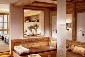 A seating area at Hotel Gletscherblick