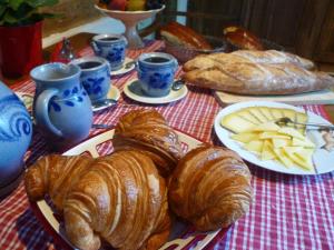Options de petit-déjeuner proposées aux clients de l'établissement Maison d'hôtes La Renardière