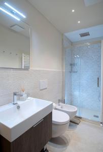 A bathroom at CA' XXII MARZO BOUTIQUE
