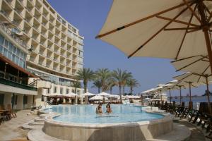 Bazén v ubytování Helnan Royal Palestine Hotel - Montazah Gardens nebo v jeho okolí
