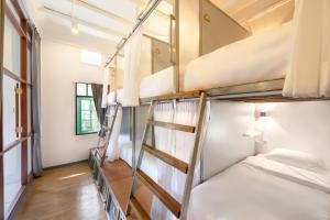 Ліжко або ліжка в номері REST IS MORE hostel