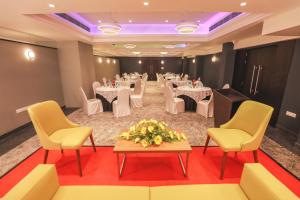 Area soggiorno di IRA By Orchid Bhubaneswar