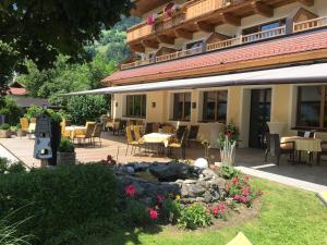 Jardí fora de Smaragdhotel Tauernblick