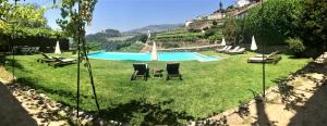 The swimming pool at or close to Casa d' Alem