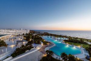 Bazén v ubytování Lixus Beach Resort - All In nebo v jeho okolí
