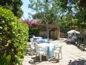 A garden outside Albergo Le Querce