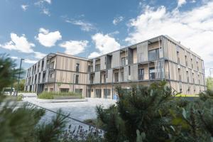 een architectonische weergave van een gebouw met een binnenplaats bij Pearl Bled in Bled