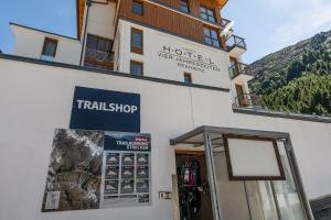Nespecifikovaný výhled na hory nebo výhled na hory při pohledu z hotelu