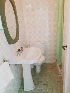 Guesthouse Hostal Pineda, Noja, Spain - Booking.com