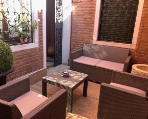 A seating area at Hotel Ariel Silva