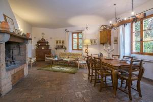 Posezení v ubytování Castello Di Proceno Albergo Diffuso In Dimora D'Epoca
