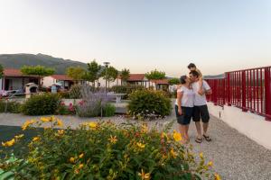 入住Domaine Chalets Larlapean的客人