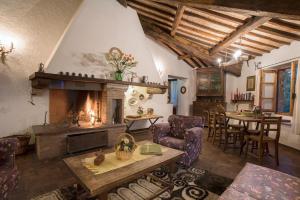 Posezení v ubytování Castello Di Proceno Albergo Diffuso In Dimora D'Epoca