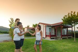入住Domaine Chalets Larlapean的客人