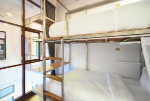 Ліжко або ліжка в номері REST IS MORE hostel