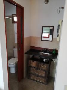 Vonios kambarys apgyvendinimo įstaigoje La Casa Verde - Terraza- Arroyito Rio