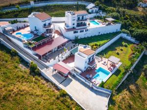 Бассейн в Aries Villas или поблизости