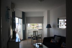 Część wypoczynkowa w obiekcie Fuengirola & sea views by ELE Apartments