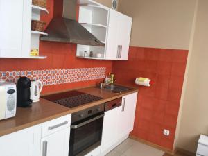 Kuchnia lub aneks kuchenny w obiekcie Apartament Wrzos