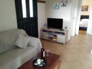 A television and/or entertainment centre at Casa memories