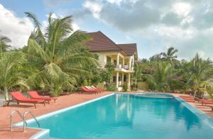 Bazén v ubytování Ifa Beach Resort nebo v jeho okolí