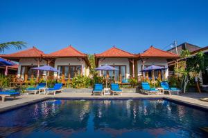 Swimmingpoolen hos eller tæt på Nusa Veranda Sunset Villas & Restaurant