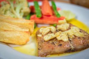 Makanan di atau berdekatan hotel