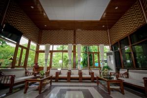 Ruang duduk di Ruby True Hotel