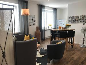Posezení v ubytování Gästehaus zur Linde