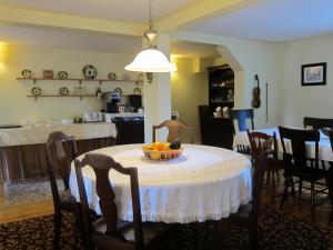 Gallery image of Auld Farm Inn B&B in Baddeck