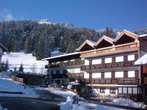 Hotel Miramonti om vinteren