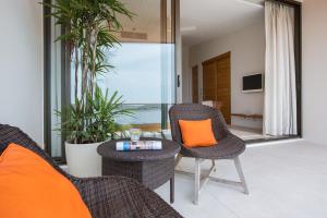 Posezení v ubytování The Ridge - Award Winning Sea View Pool Villas