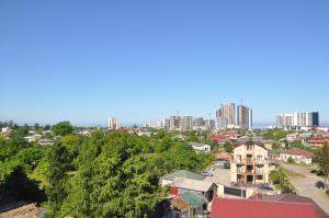 Nespecifikovaný výhled na destinaci Batumi nebo výhled na město při pohledu z hotelu