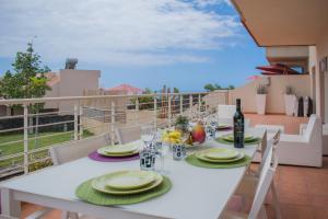 A balcony or terrace at Lajas De Chapin FREE WIFI
