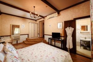 Кровать или кровати в номере Отель Imperial & Champagne SPA
